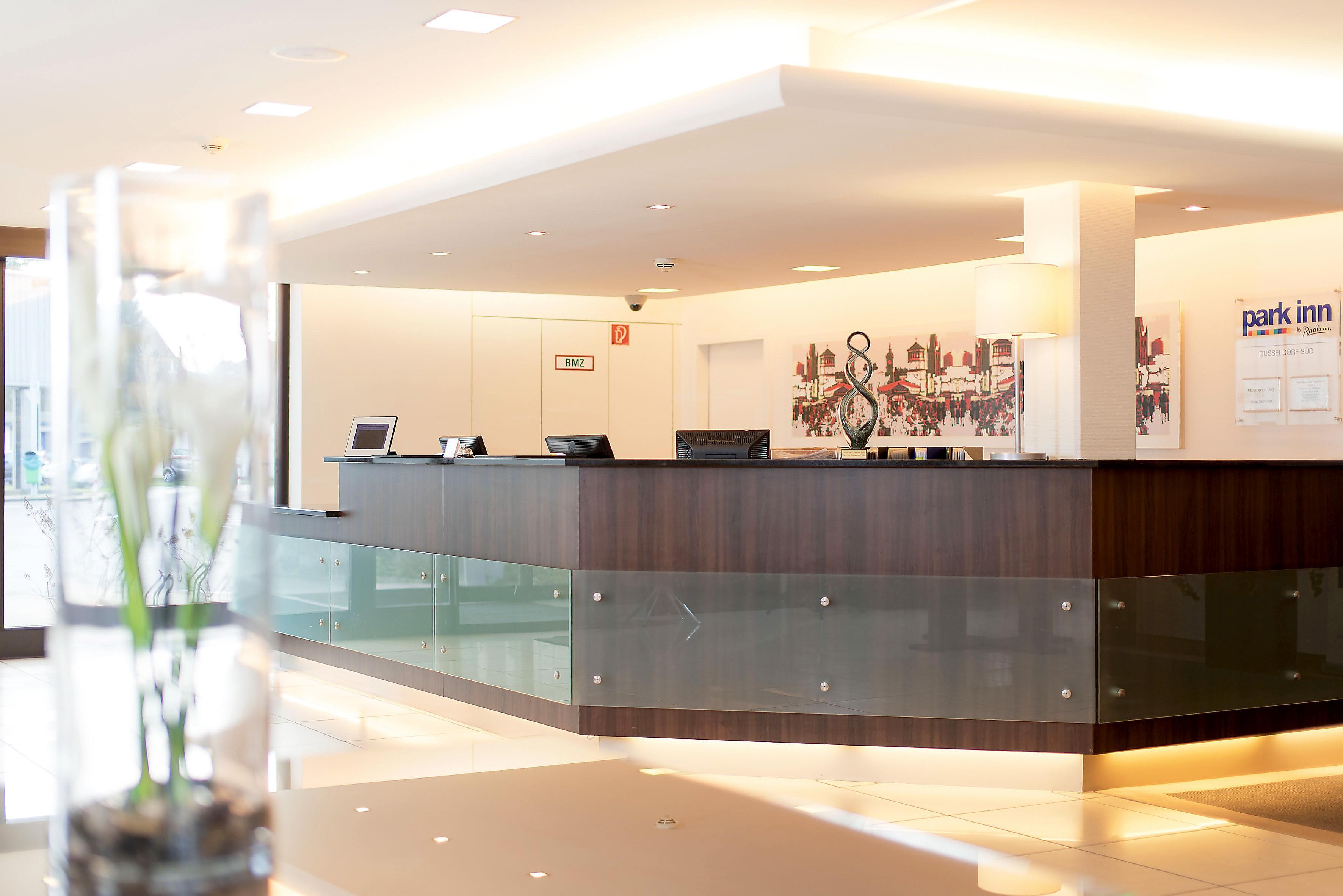 Mercure Hotel Duesseldorf Sued Exterior photo